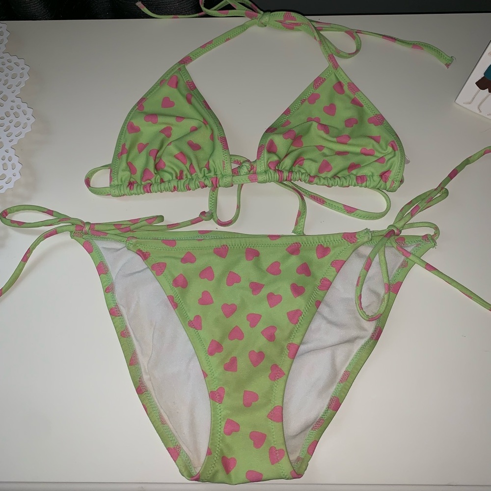 VICTORIA’S SECRET BIKINI SET